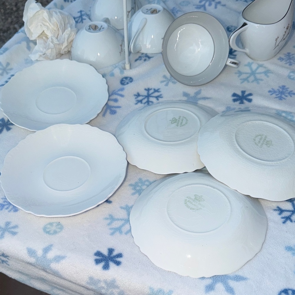 Johnson Brothers White Scalloped Porcelain Saucers - Set of 5